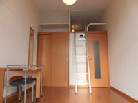 こちらの居間で趣味の時間をお楽しみください