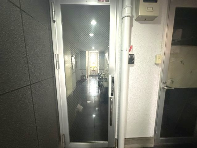 清潔なエントランスです