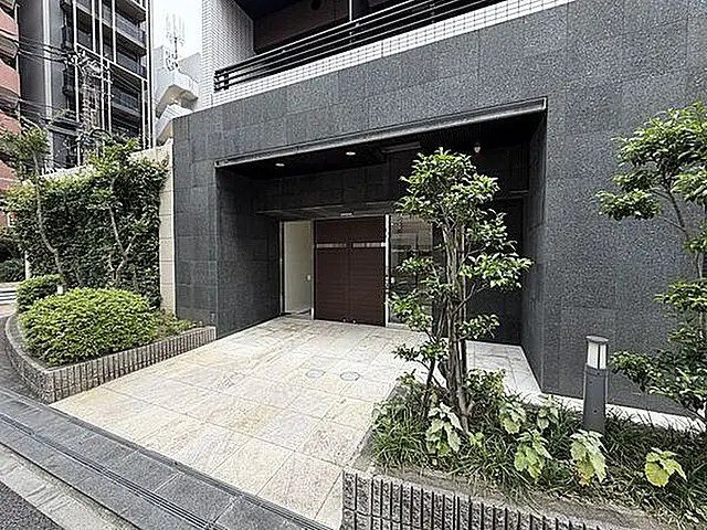 セジョリ御茶ノ水Ⅱのエントランス|ペット飼育可能な平成２３年築の耐震基準適合マンション、セジョリ御茶ノ水Ⅱは即日現地案内可能となっておりますので、お気軽にお問い合わせください！
