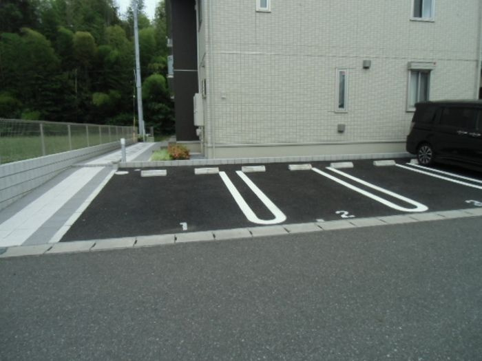 ヴィラシルフィードの駐車場