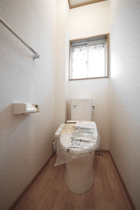 清潔感のあるトイレです