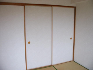 和室ならではの温かな和の空間で寛ぎの時間を過ごせます