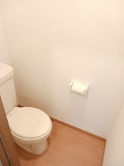 ゆったりとした空間のトイレです