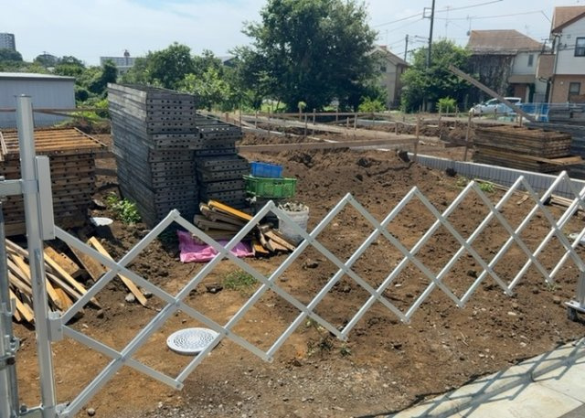 【庭】 | 金森新築戸建 | 家族でのBBQを行うのであれば3坪程度の広さがあればよいでしょう。ガーデニングや家庭菜園を楽しむ際は、手入れが行き届く範囲にすると安心です。また、庭のある方角や接道が気になる方は事前に確認しましょう。