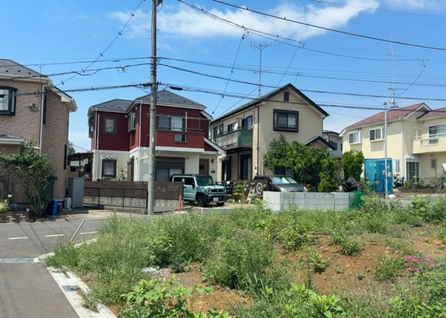 【展望】 | 金森新築戸建 | 桜や紅葉の名所に出かける人は多いと思いますが、家にいながら季節の移ろいを感じる生活を送りませんか？リビングや窓から見える景色が生活を彩るワンポイントに！現地から見える景色を堪能してみては如何でしょう。