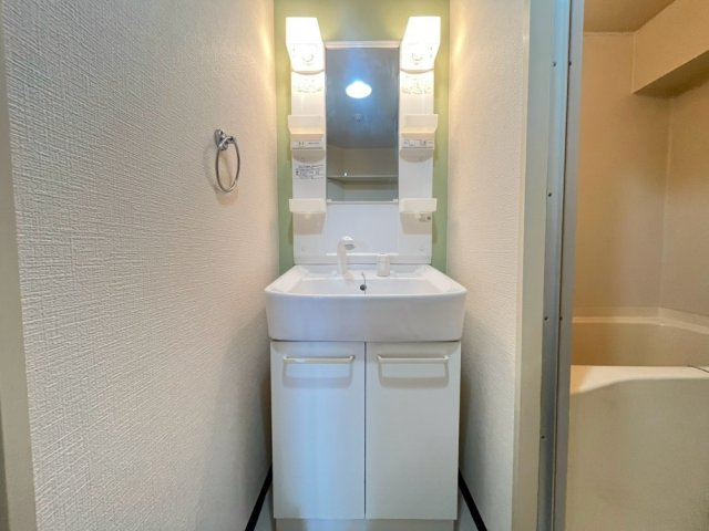 コートラヴィーニアの独立洗面台|比較的新しいものを設置