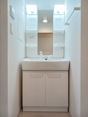 明るい洗面所です