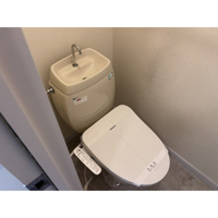 コンパクトで使いやすいトイレです