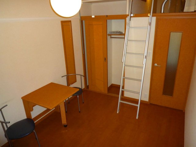 1階居間　ロフト側