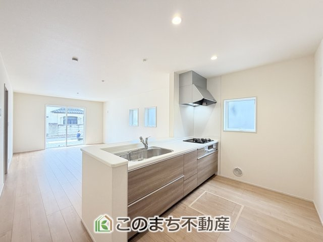 LiveleGarden.S宇都宮市鶴田町第24のキッチン|人気の対面式キッチン☆料理をしながらご家族とコミュニケーションが取れます♪