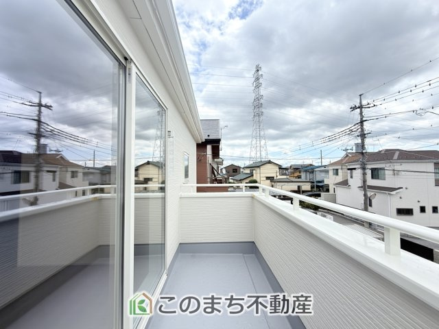 LiveleGarden.S宇都宮市鶴田町第24のバルコニー|南向きの大型バルコニーは陽当り良好で、たっぷりのお洗濯物もよく乾きます！

