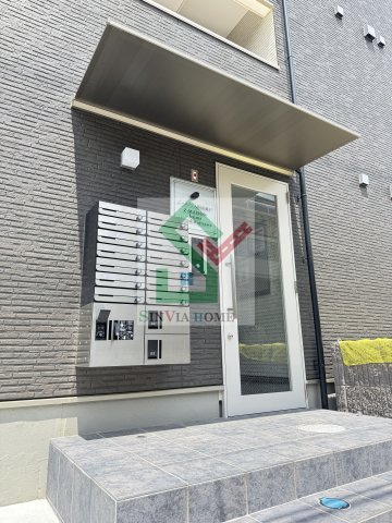 ジーメゾン入間東藤沢のエントランス