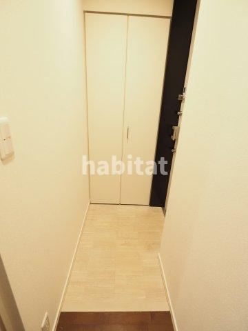【玄関】 | La Vita Felice | (別部屋参考写真)コンパクトながら収納のおかげでスッキリ！