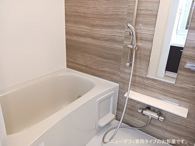 エテルノ　アルドールの浴室|落ち着いた空間のお風呂です
