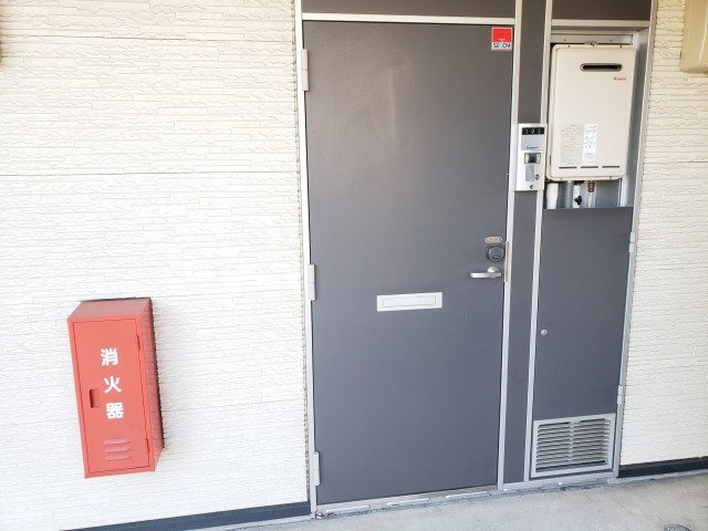 レオパレス緑町Ⅱの玄関|シンプルで使いやすい玄関です