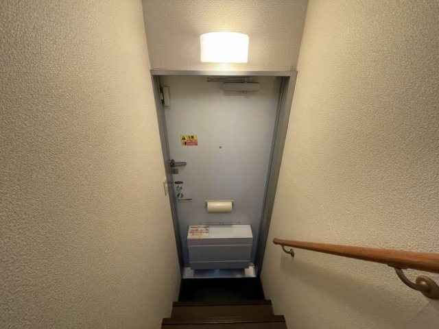 レオパレス幸手南の玄関|落ち着いた玄関です