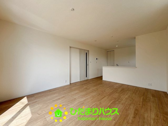久喜下早見　新築一戸建て　リーブルファインの居間・リビング