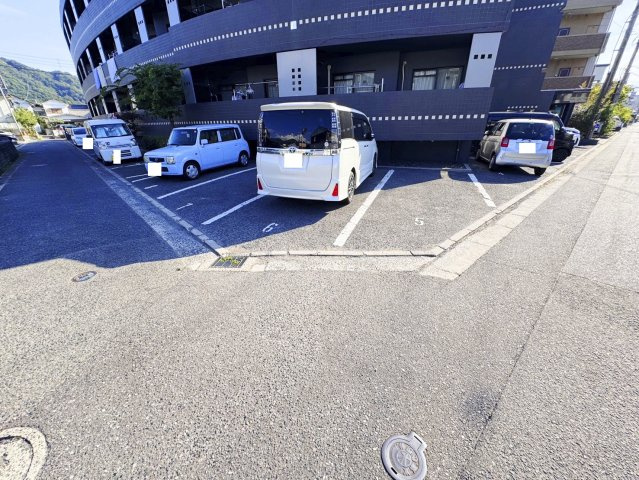ドヴェルスミダの駐車場