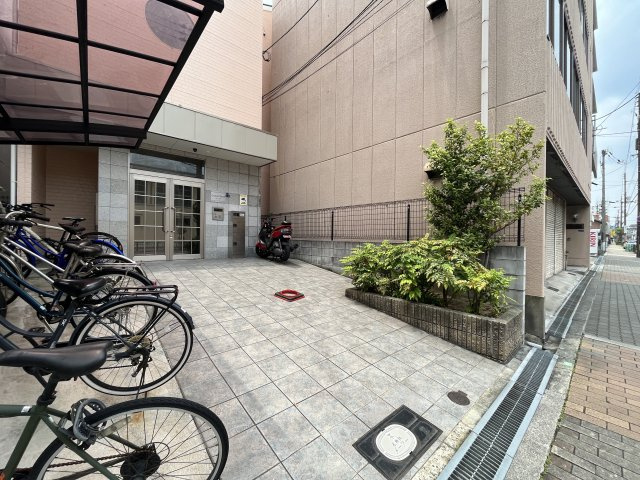 【エントランス】 | Luna Court