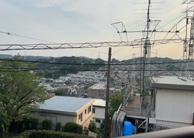 【展望】 | 大蔵町新築戸建 | 眺望を気にして物件を探す場合、前面に建物が建っていないか現地で確認しましょう！前面に建物があると景色はもちろん、日当たりや風通しにも影響が出てきます。住んだ時のことを想像しながら現地見学をしましょう。