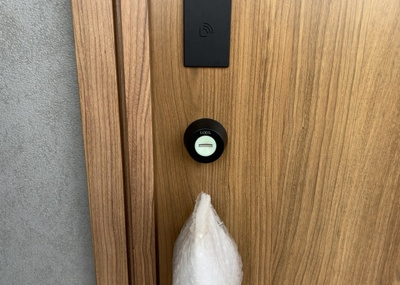 【防犯設備】 | 大蔵町新築戸建 | 当然のことではありますが、オートロックやセンサーライト、ホームセキュリティーなどの防犯設備があれば、小さいお子様がいるご家庭も安心ですよね！まず物件購入の際は、防犯設備もチェックするようにしましょう。