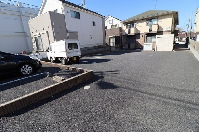 楽園の駐車場