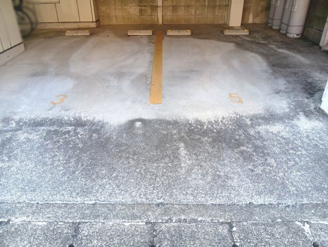 ナプア薊野の駐車場|カースペースがあります