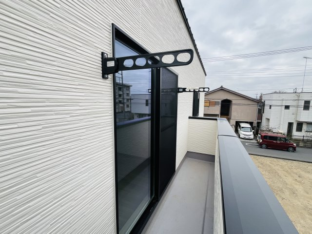 ワイウッドコート久喜市青葉第7期のバルコニー|バルコニーがあります