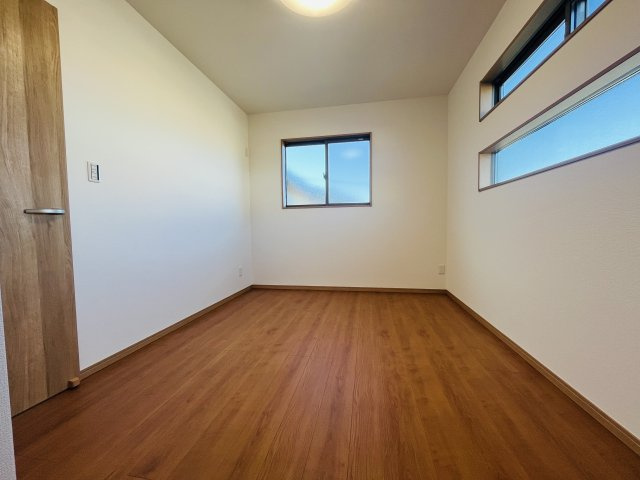 ワイウッドコート久喜市青葉第7期の洋室|きれいな洋室です