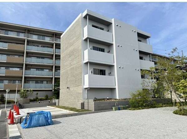 グランプレイス徳重の外観