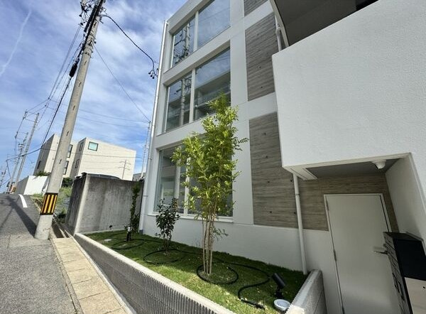 グランプレイス徳重の外観