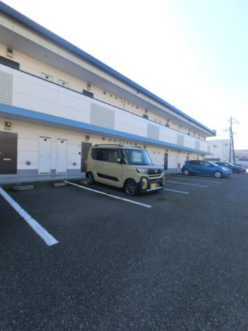 エターナⅡの駐車場