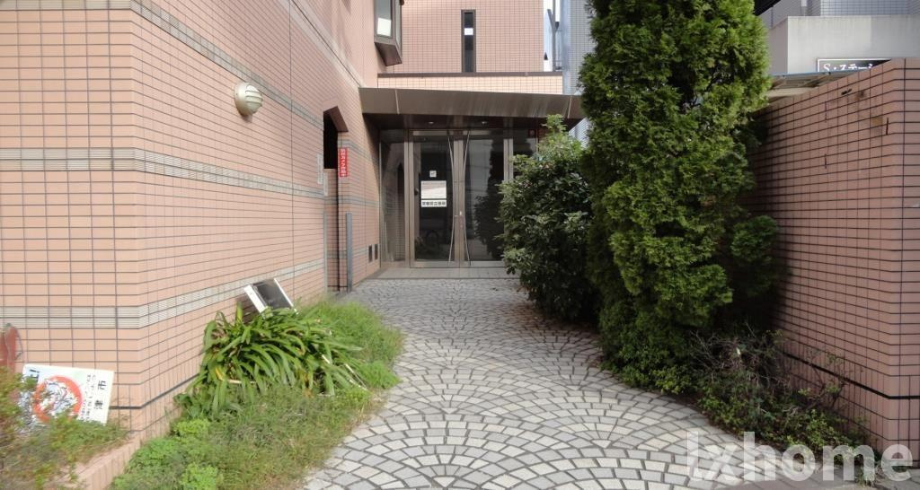 ルミエール南摂津のエントランス|建物の内部です