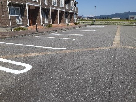 アルカンシェル　虹Ａの駐車場|駐車スペースもあります