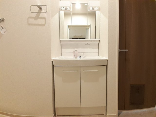 ヒカルサ富山水橋の洗面所|使いやすい洗面所です
