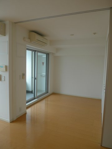 エルフレア駒沢の洋室|コンパクトで使いやすい洋室です