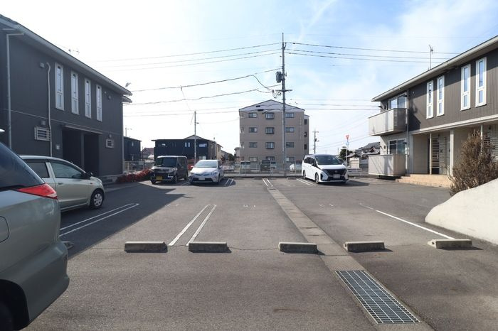 チェーロ　セレーナ　A棟の駐車場
