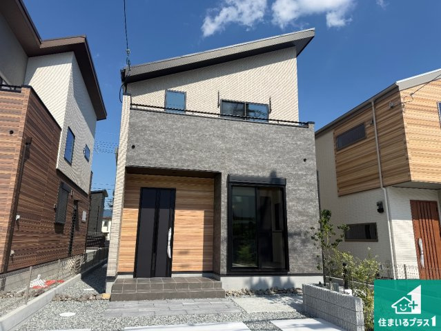 河内長野市南花台　新築一戸建てのトイレ|シンプルなトイレは落ち着く空間！お手入れも簡単です！
