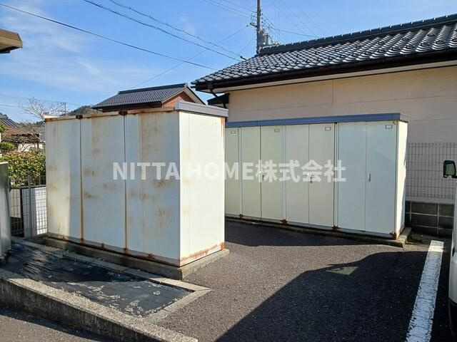 ミニヨンコリーヌＢのその他共用部分|スタットレスタイヤも収納できます◎