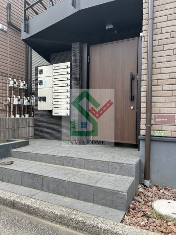グランクオール東伏見のエントランス