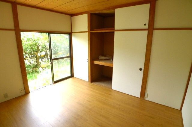 山崎ハイツの居間・リビング
