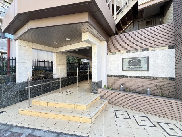 【玄関】 | ライオンズマンション大泉学園　（保谷店） | 自然環境と調和した良好な住環境