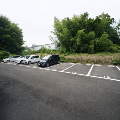 岡崎グランドハイツの駐車場
