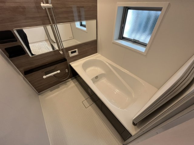 江戸川区中央３丁目の一戸建ての浴室
