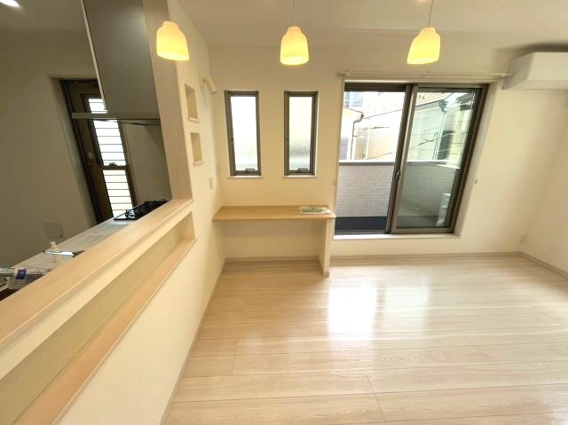江戸川区中央３丁目の一戸建ての居間・リビング