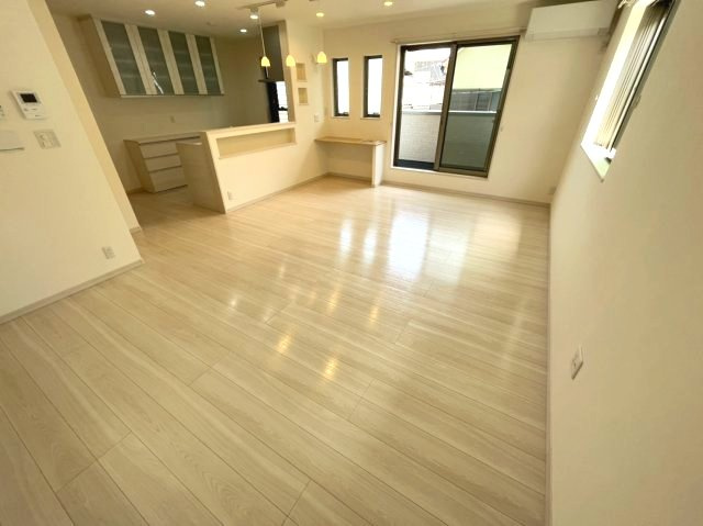 江戸川区中央３丁目の一戸建ての居間・リビング