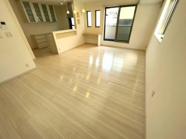 江戸川区中央３丁目の一戸建ての居間・リビング