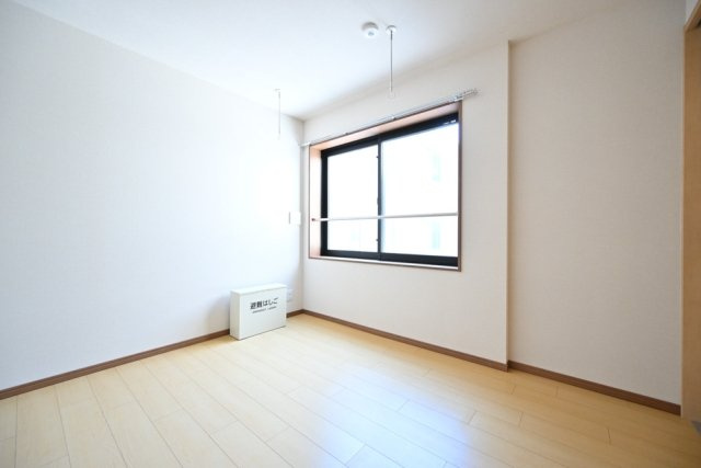 ＣＥＮＴＲＡＬ　ＧＡＲＤＥＮ　ＲＥＳＩＤＥＮＣＥ　ＴＯＫＹＯの洋室|広々とした洋室です