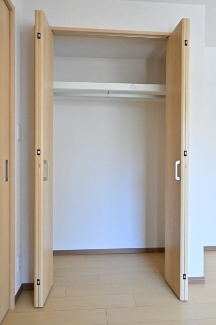 ＣＥＮＴＲＡＬ　ＧＡＲＤＥＮ　ＲＥＳＩＤＥＮＣＥ　ＴＯＫＹＯの収納|(洋室)