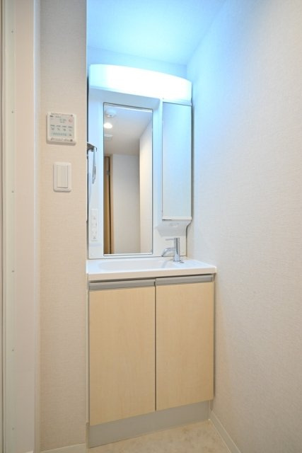 ＣＥＮＴＲＡＬ　ＧＡＲＤＥＮ　ＲＥＳＩＤＥＮＣＥ　ＴＯＫＹＯの独立洗面台|独立洗面化粧台付き